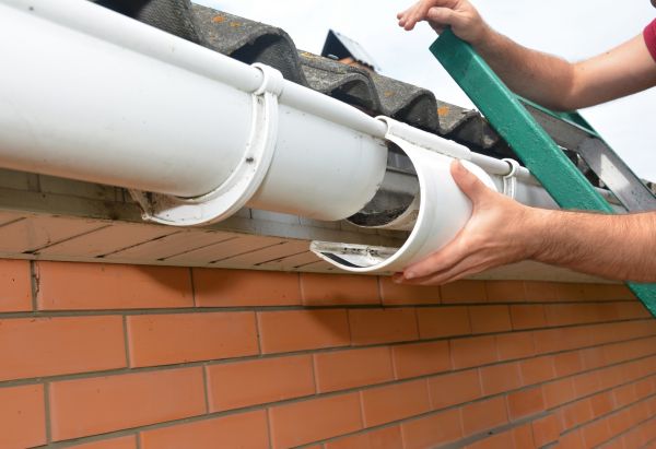 Gutter Maintenance in Peyton